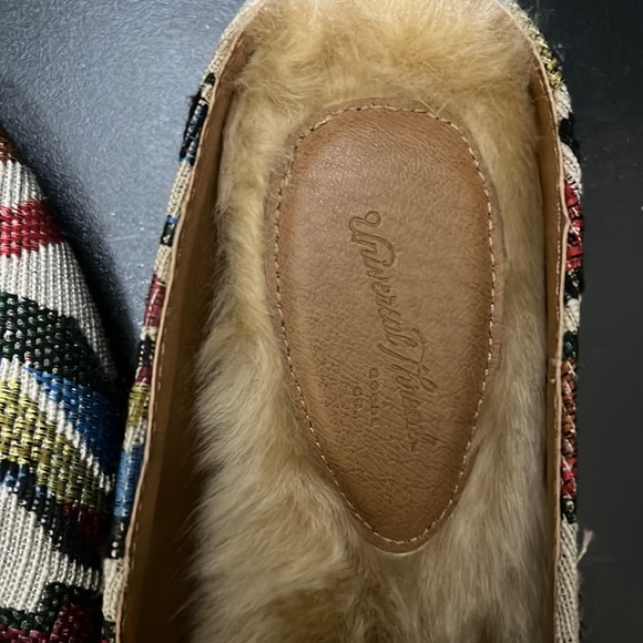 Universal Thread Fur Lined Mules Sz 6 - Picture 8 of 8